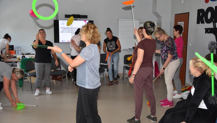 Zajęcia cyrkowe z w ramach pedagogiki fascynacji