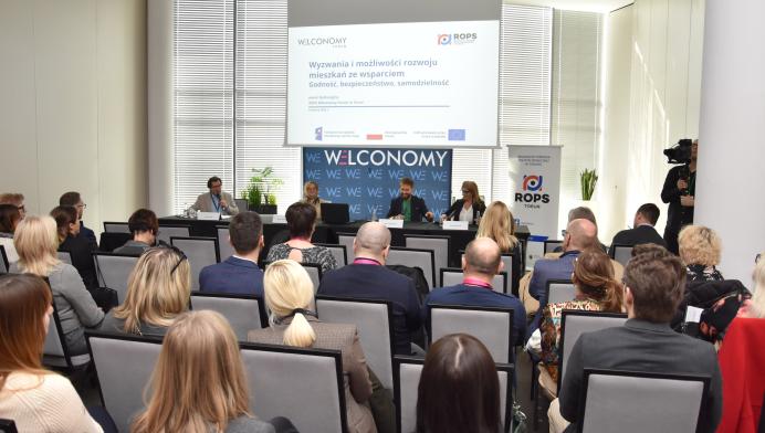 Zdjęcie z panelu podczas forum Welconomy