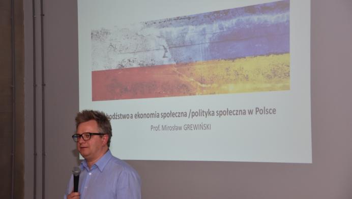 Profesor Mirosław Grewiński podczas panelu na Welconomy