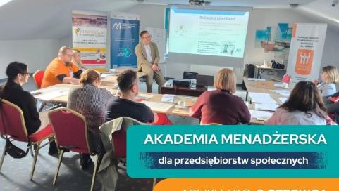 Grafika prezentująca spotkanie Akademii Menadżerskiej